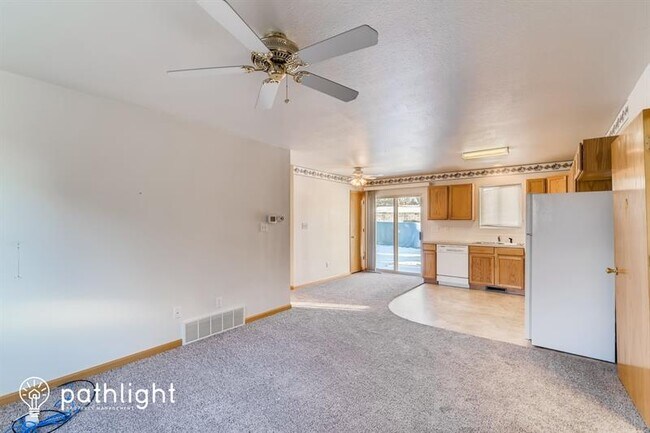 Building Photo - 1256 E 21st Ct