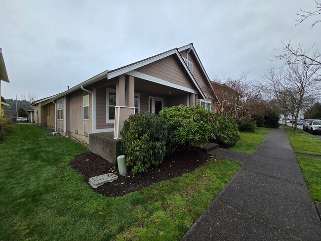 Foto del edificio - Updated 3-bed, 2-bath rambler in the desirable Lord’s Lake community