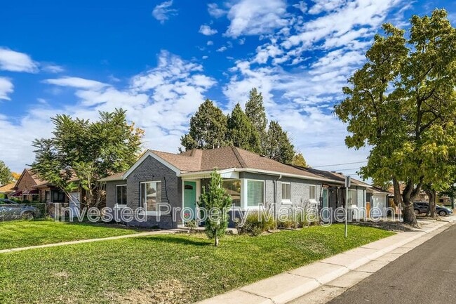 Building Photo - 2400 Pontiac St