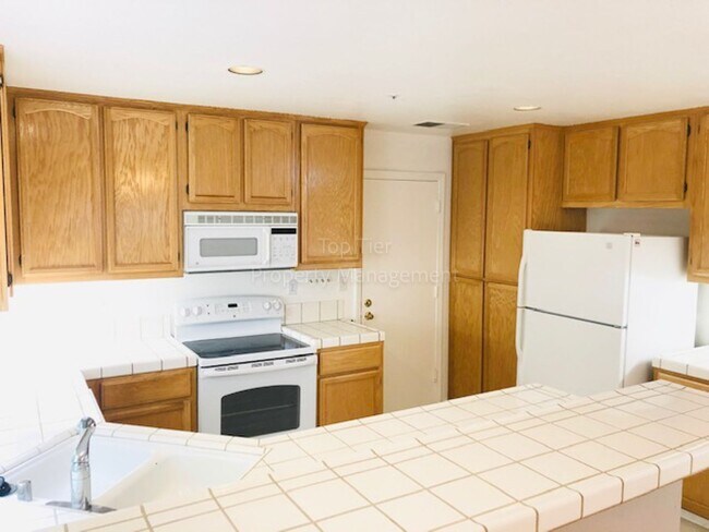 Building Photo - Beautiful 4 Bd/2.5 Ba, 1806 sf single-family house in Walnut Creek available now!