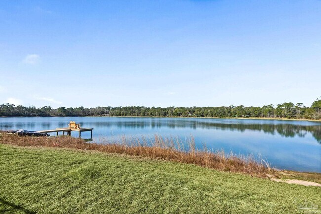 Foto del edificio - 7911 Twin Lake Dr