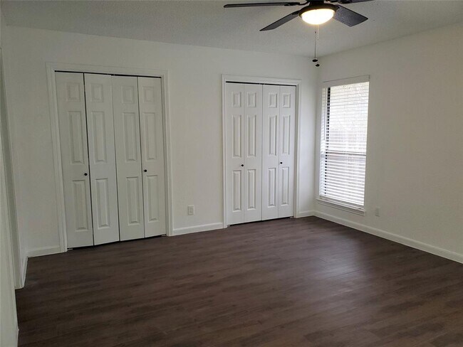 Foto del edificio - 2508 Howellwood Way