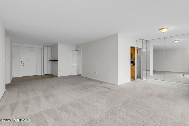 Foto del edificio - 1 Channel Dr