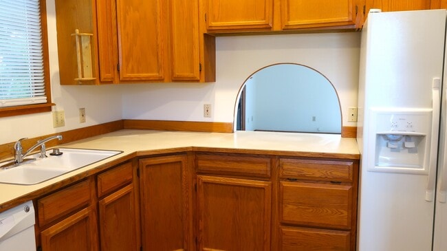Building Photo - 1316 Robinswood Ct