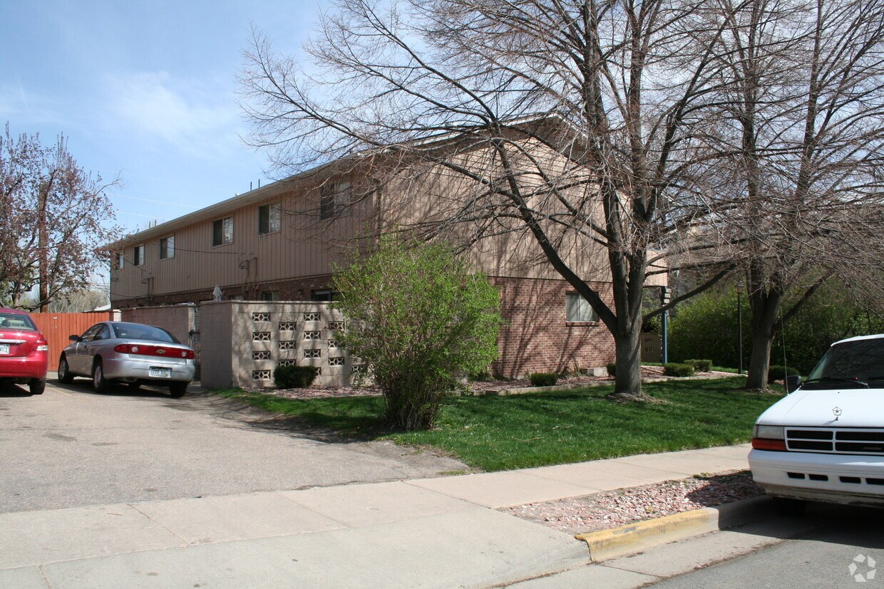 Building Photo - 3314 S Clarkson St