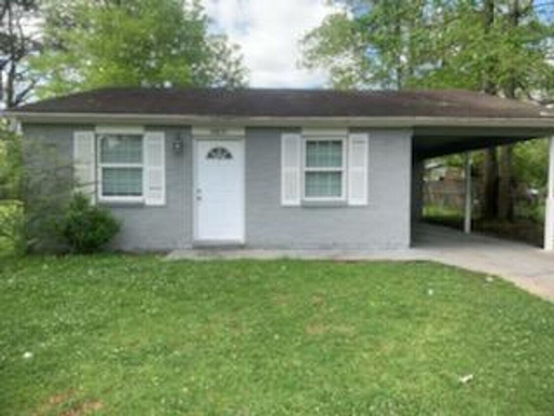Primary Photo - 16637 S Amite Dr