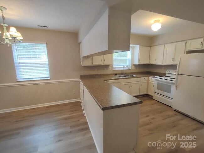 Foto del edificio - 11523 5 Cedars Rd