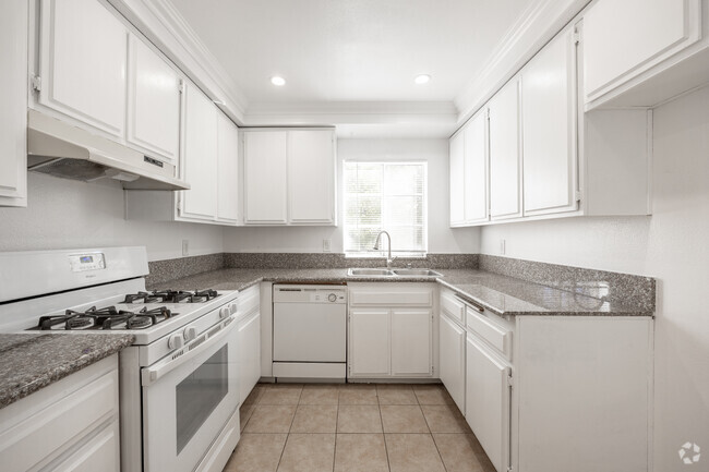 2BR, 2BA - 1,100SF - Kitchen - Allen Court Apartments