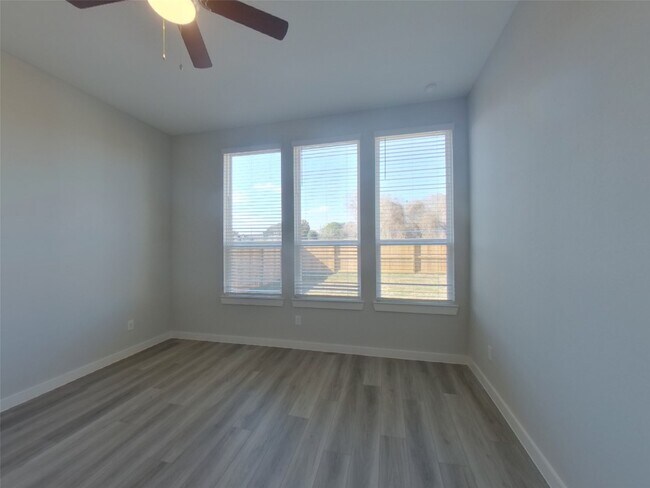 Foto del edificio - 2331 Cohorn Trl