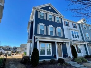 Building Photo - 6445 Giddings St