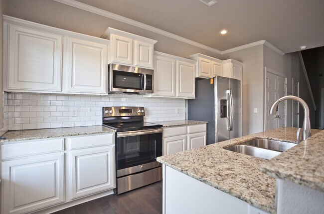 Building Photo - ***3811 SW Peachwood Drive***