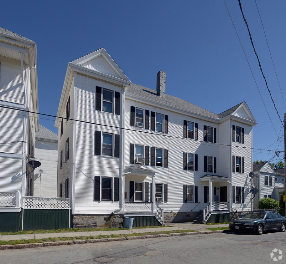 109-111 Tallman St, New Bedford, MA 02746 - Apartments in New Bedford ...