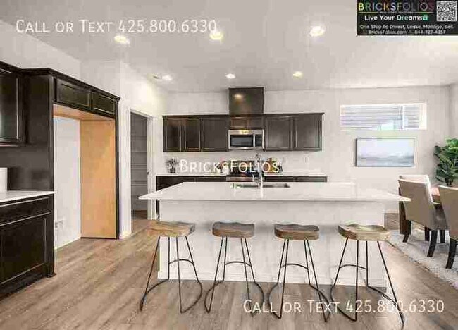 Foto del edificio - Live Brand-New in the Heart of It All. Lak...