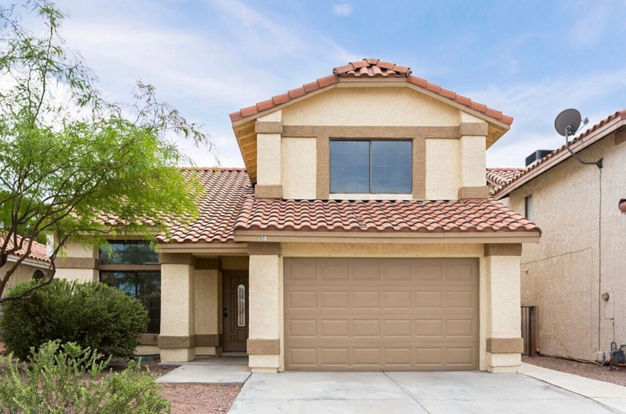 Primary Photo - 134 Almendio Ln