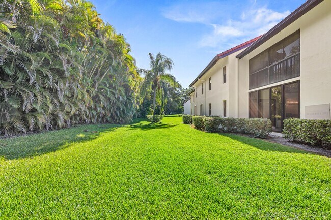 Building Photo - 5945 Parkwalk Dr