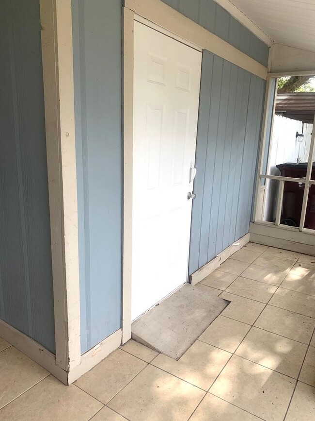 Foto del edificio - MOVE IN SPECIAL! Charming 3/1.5 St. Cloud Home w/ Partially Fenced Yard & Bonus Room