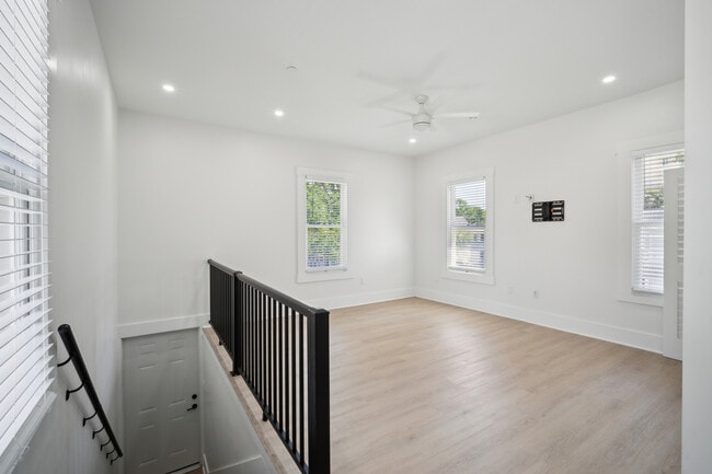 Foto del edificio - 326 Plant