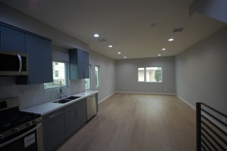 Building Photo - 648 N Serrano Ave
