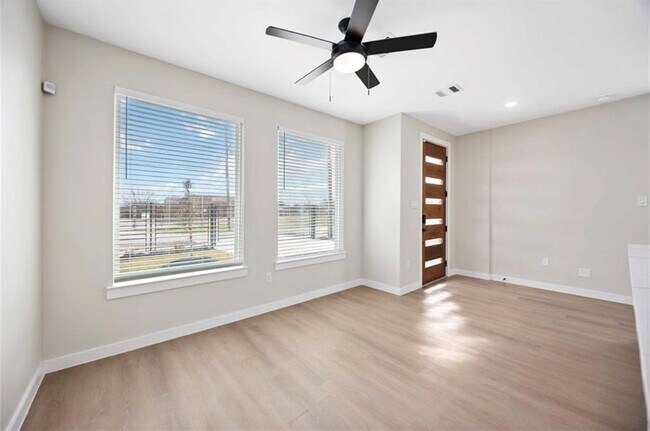 Foto del edificio - 9212 Jutland Rd