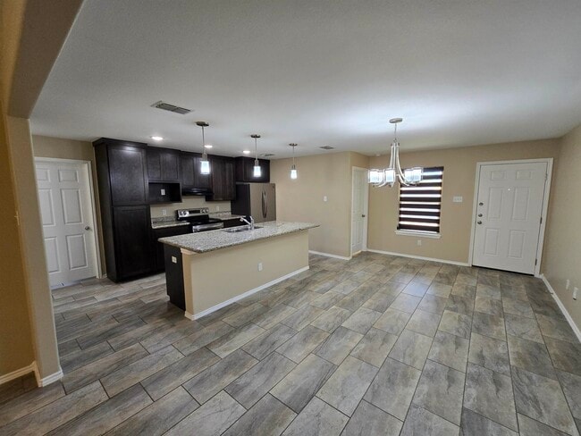 Building Photo - 5821 Doctorado Dr