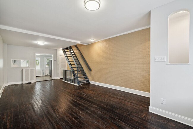 Building Photo - 2BD/1BA || Charming South Philly Townhome
