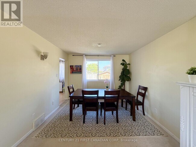 Building Photo - 68 Buchan Rd