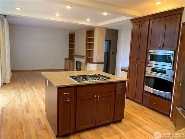 Foto del edificio - 4Bd/2.5Ba Sammamish Home