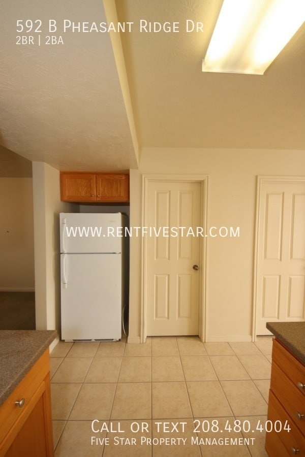 Building Photo - 592 Pheasant Ridge Dr
