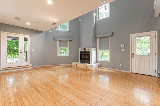 Building Photo - 1206 Piedmont Ave NE