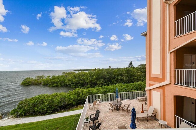 Building Photo - 5000 Culbreath Key Way