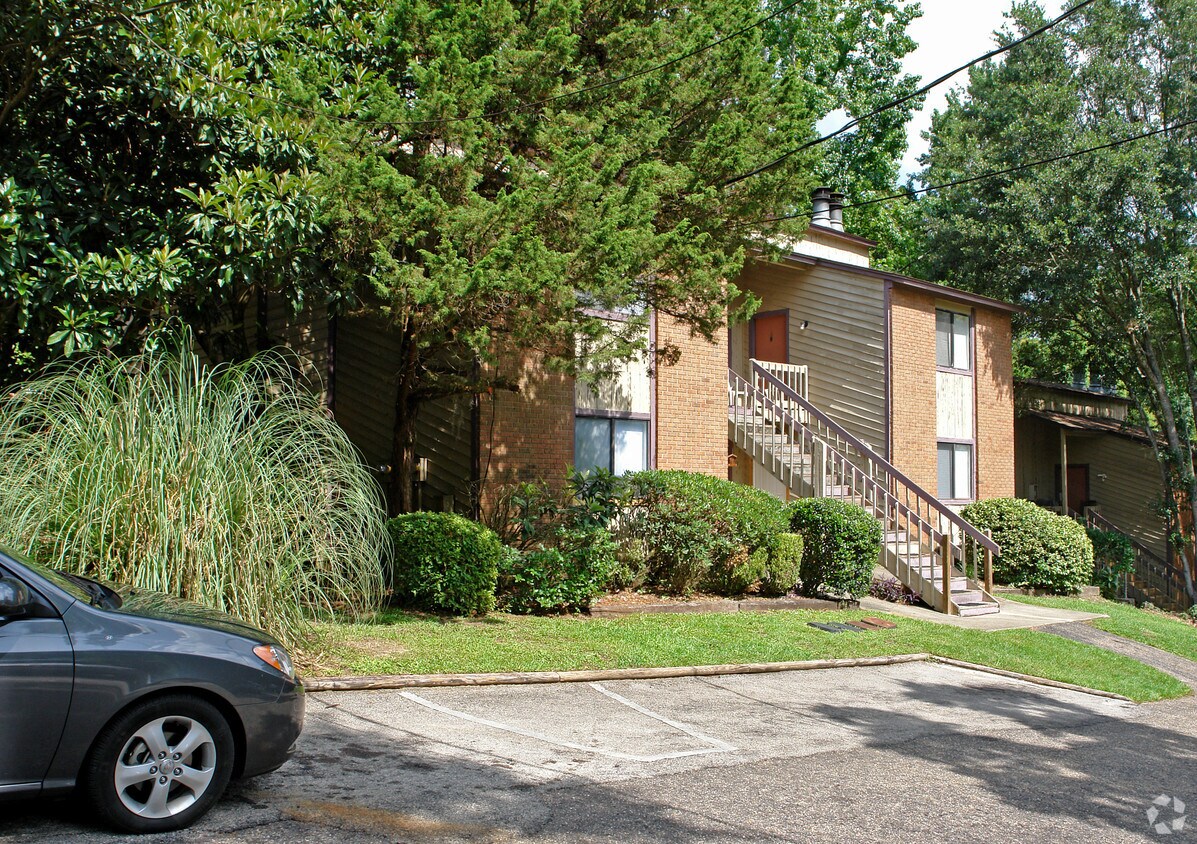 Building Photo - 406-2 Glenview Dr