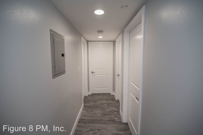 Building Photo - 3755 Woodlawn Ave