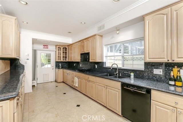 Building Photo - 4343 Shadyglade Ave