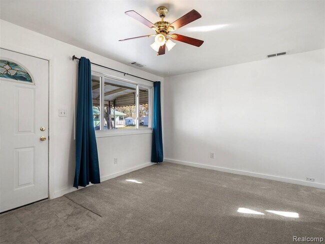 Foto del edificio - 1320 E Goulson Ave