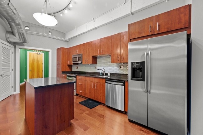 Building Photo - 415 St Pauls Blvd