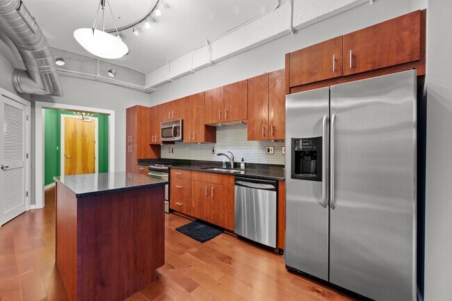 Foto del edificio - Beautiful Condo in downtown Norfolk!