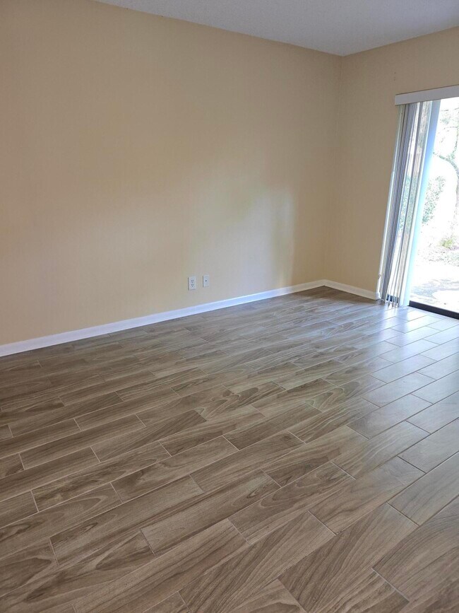Foto del edificio - 13800 Bottlebrush Ct