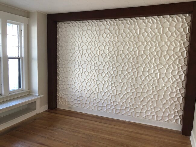 Building Photo - 253 Manning Blvd