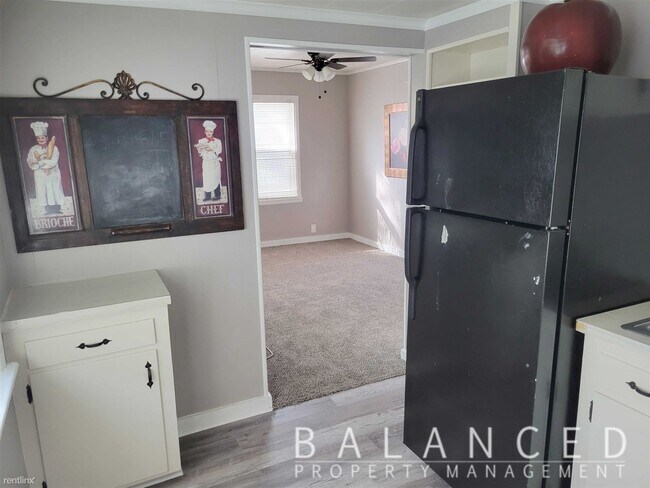 Building Photo - Studio, 1 bath House - 1619 SW Lincoln St ...