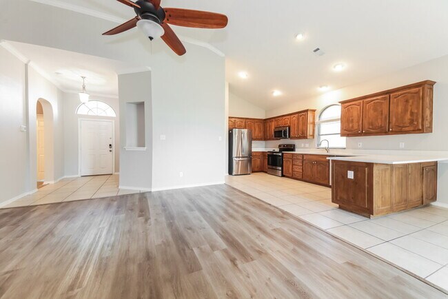 Building Photo - 3232 Buckthorn Ln