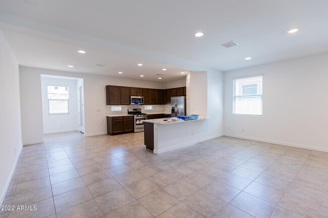 Foto del edificio - 9323 W Glenrosa Ave