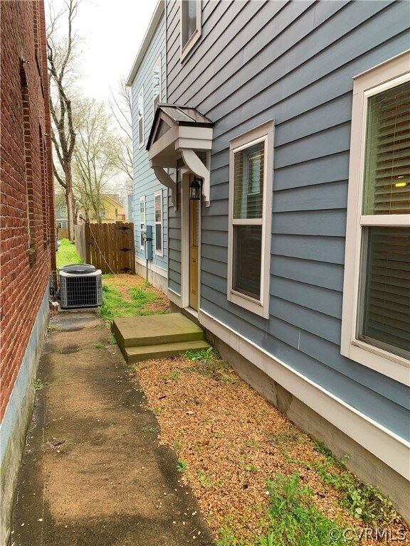 Building Photo - 1318 Porter St