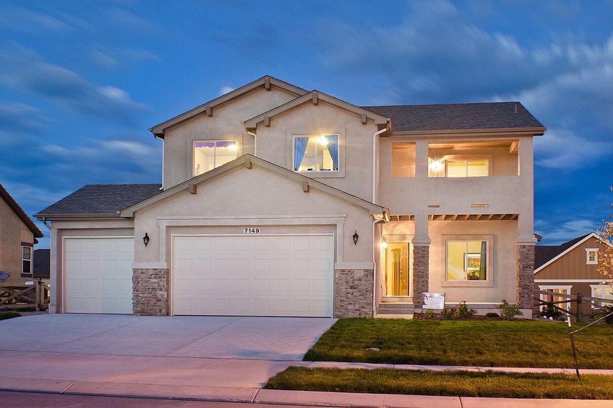 Foto principal - Luxury 4BD Living in Banning Lewis Ranch