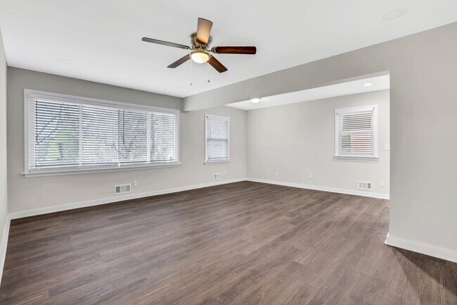 Building Photo - 1593 Boulderwoods Dr Se
