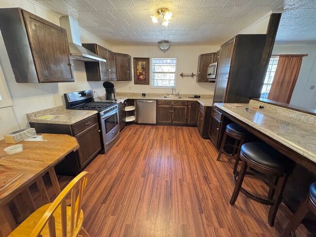 Foto del edificio - 6226 Summerhill Pl