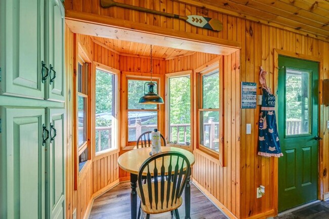 Foto del edificio - 623 Buggy Barn Rd