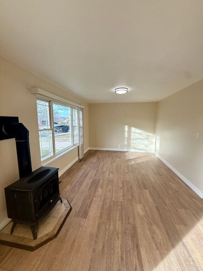 Foto del edificio - Great 3 bedroom 2 bath Home with Attached Garage in North Fort Collins, CO -  Newly Updated with ...