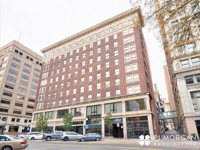 Photo - Great downtown location! House