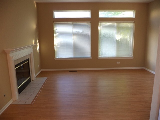 Building Photo - 341 S Clearview Circle