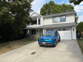 Building Photo - 1866 Millard Ct E